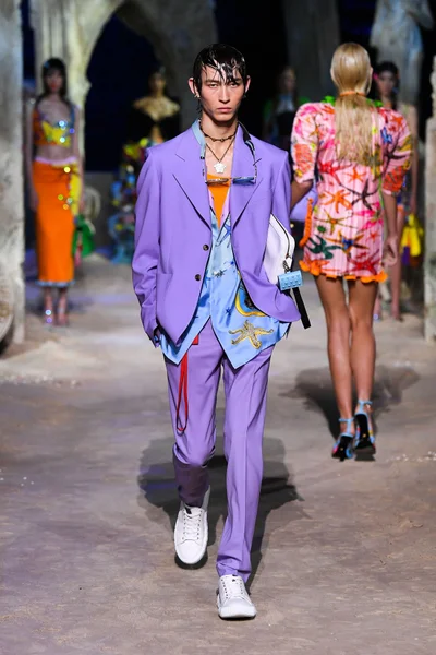Look 63